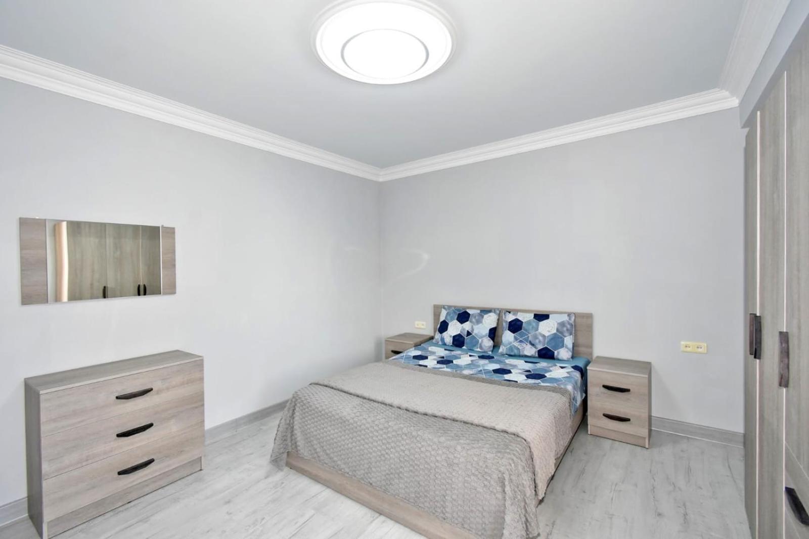 Luxury Spacious Apartment On Saryan Street.Centre Erevan Exterior foto