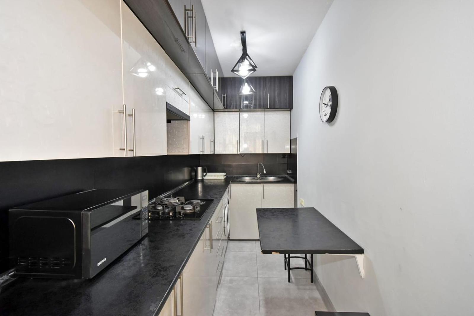 Luxury Spacious Apartment On Saryan Street.Centre Erevan Exterior foto